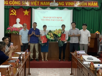 SỞ TƯ PHÁP BÌNH PHƯỚC CÔNG BỐ VÀ TRAO QUYẾT ĐỊNH VỀ CÔNG TÁC CÁN BỘ